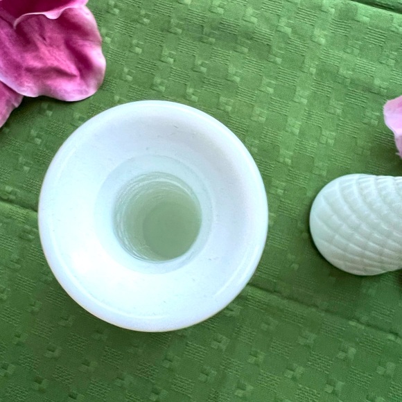 Milk Glass milk glass  Hobnail  Bud vases lot of (2) vintage - Picture 2 of 7